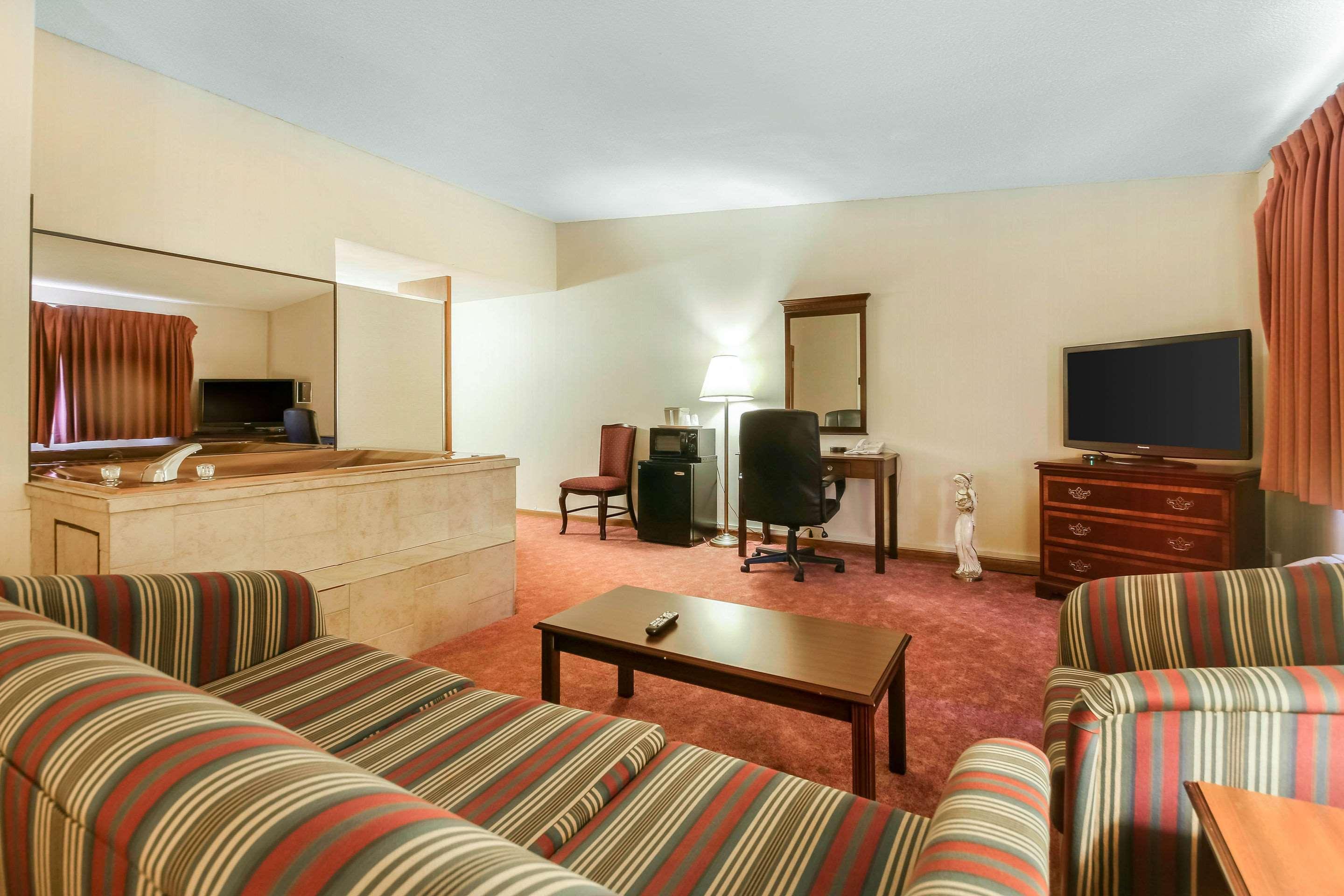 Comfort Inn & Suites Beaver Dam Екстериор снимка