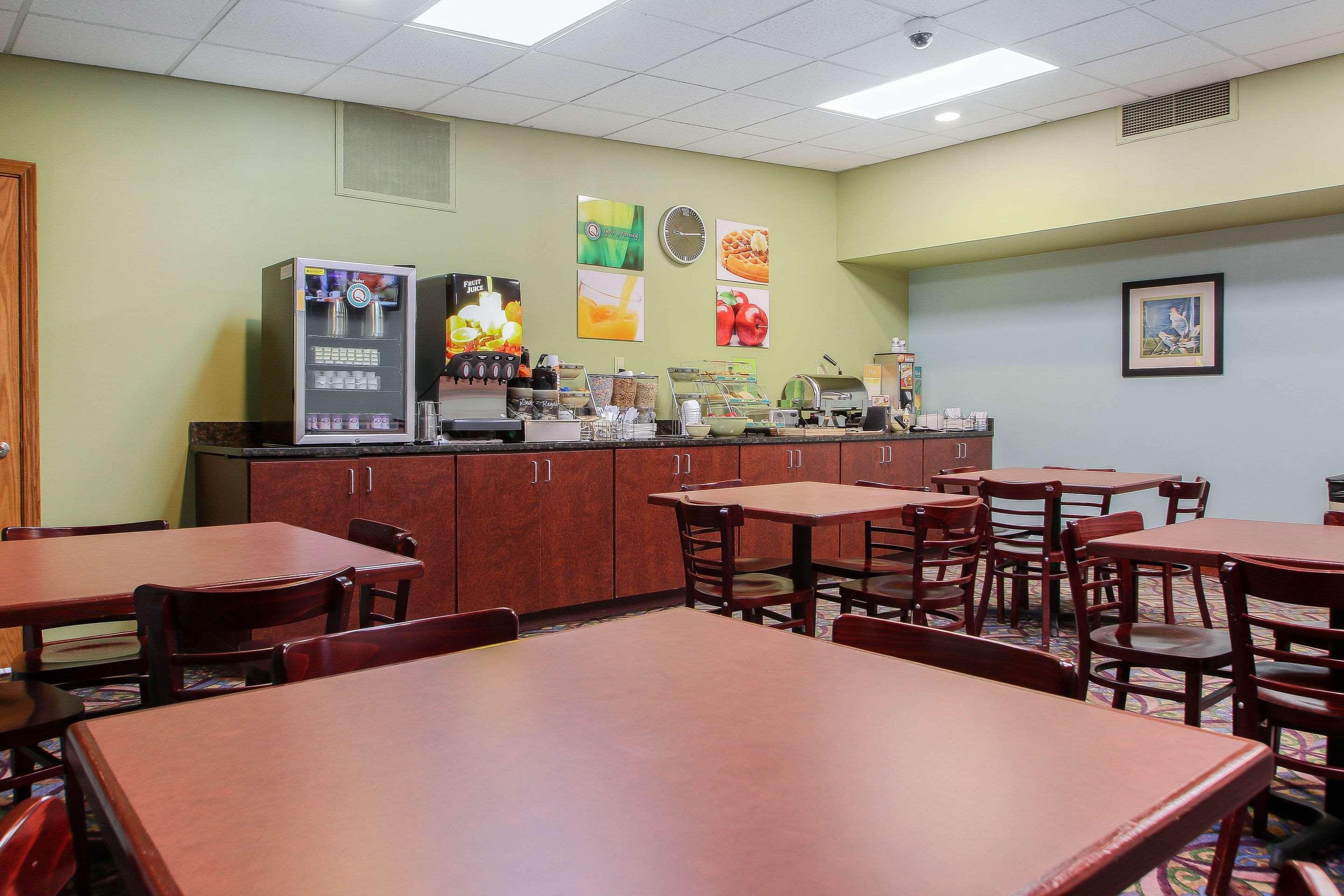 Comfort Inn & Suites Beaver Dam Екстериор снимка