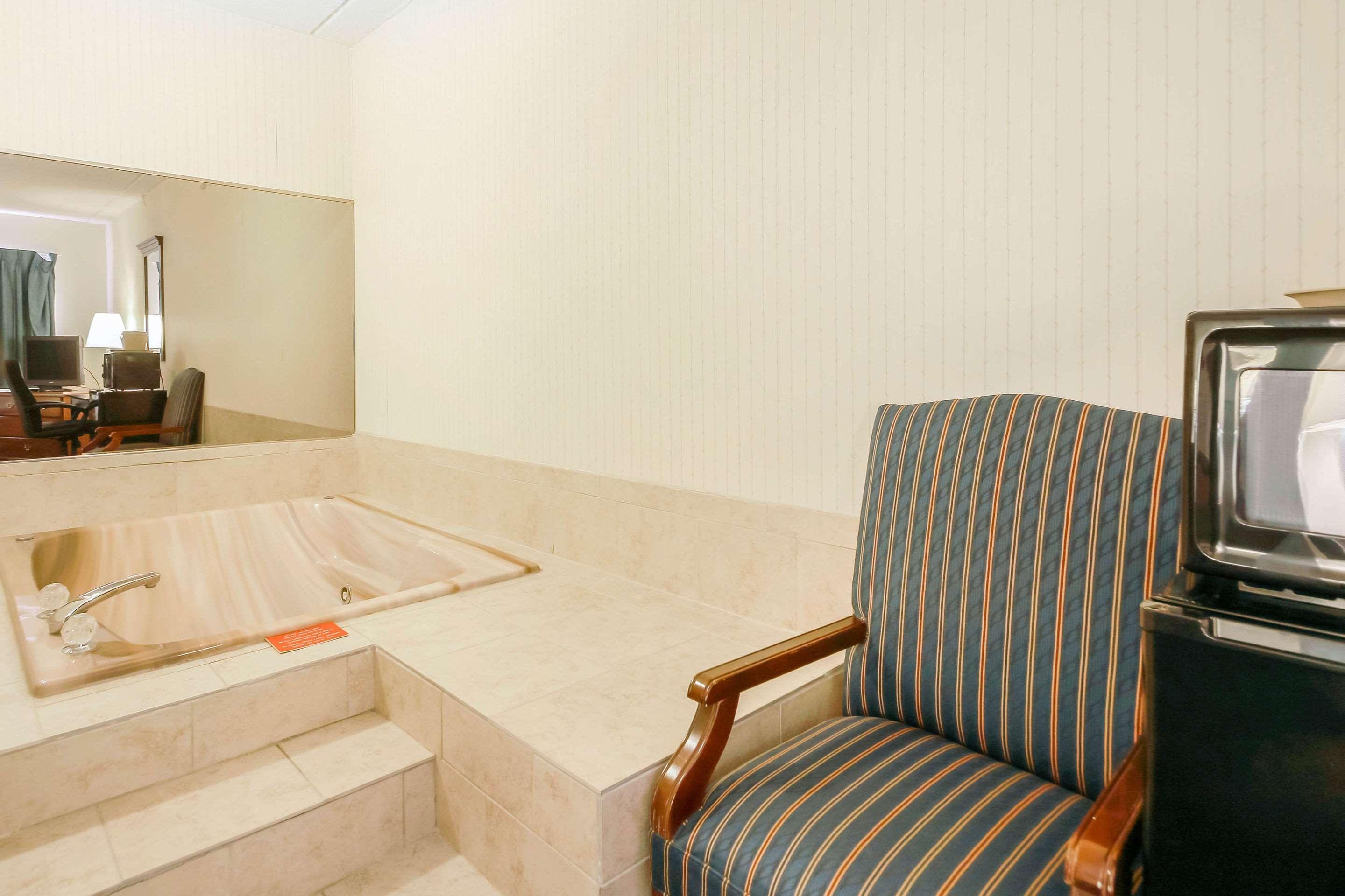 Comfort Inn & Suites Beaver Dam Екстериор снимка