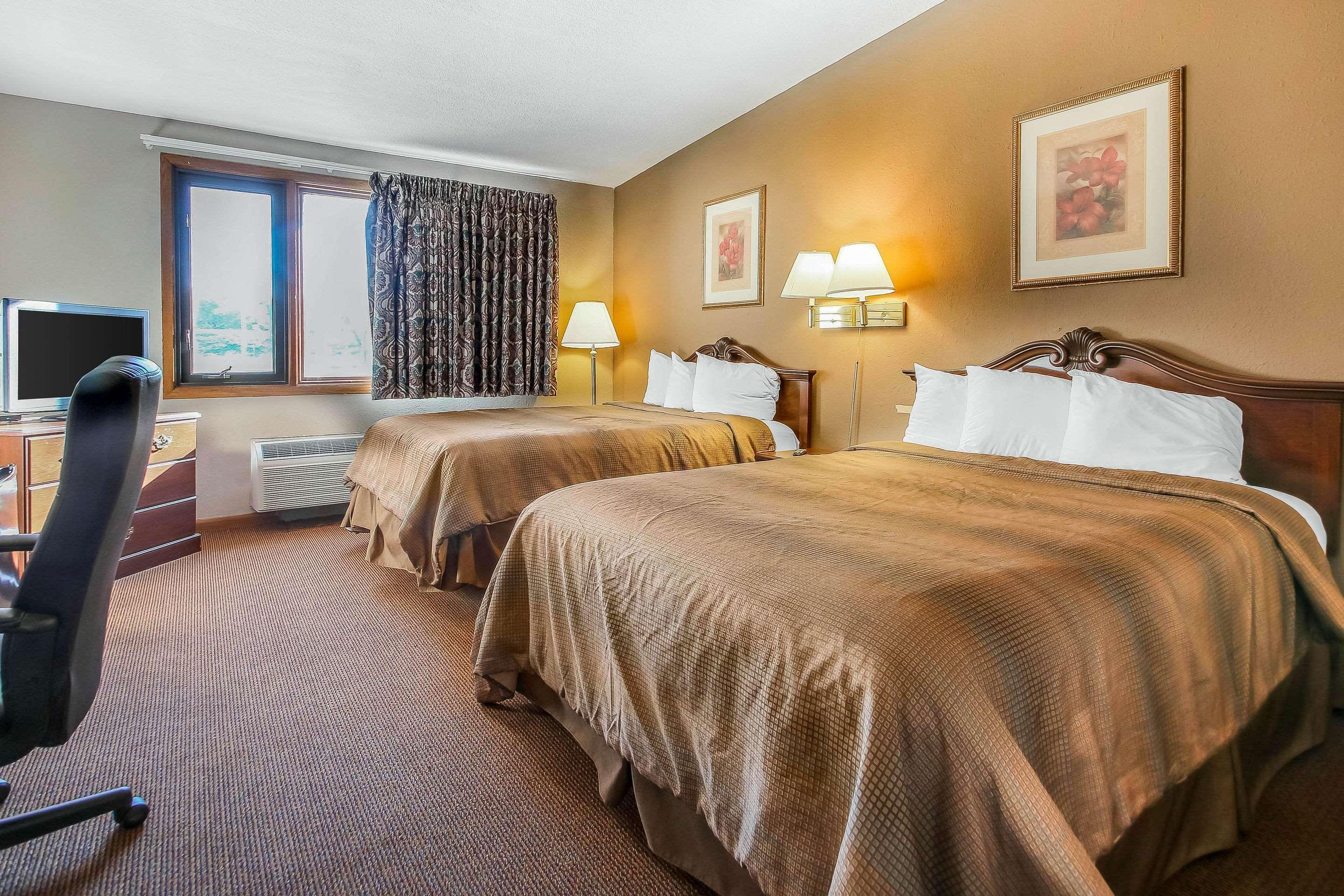 Comfort Inn & Suites Beaver Dam Екстериор снимка