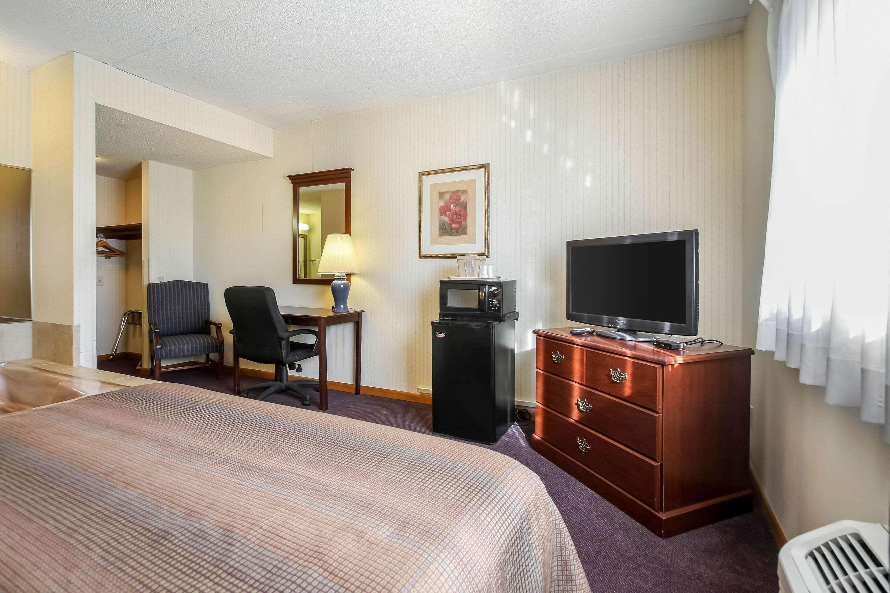 Comfort Inn & Suites Beaver Dam Екстериор снимка