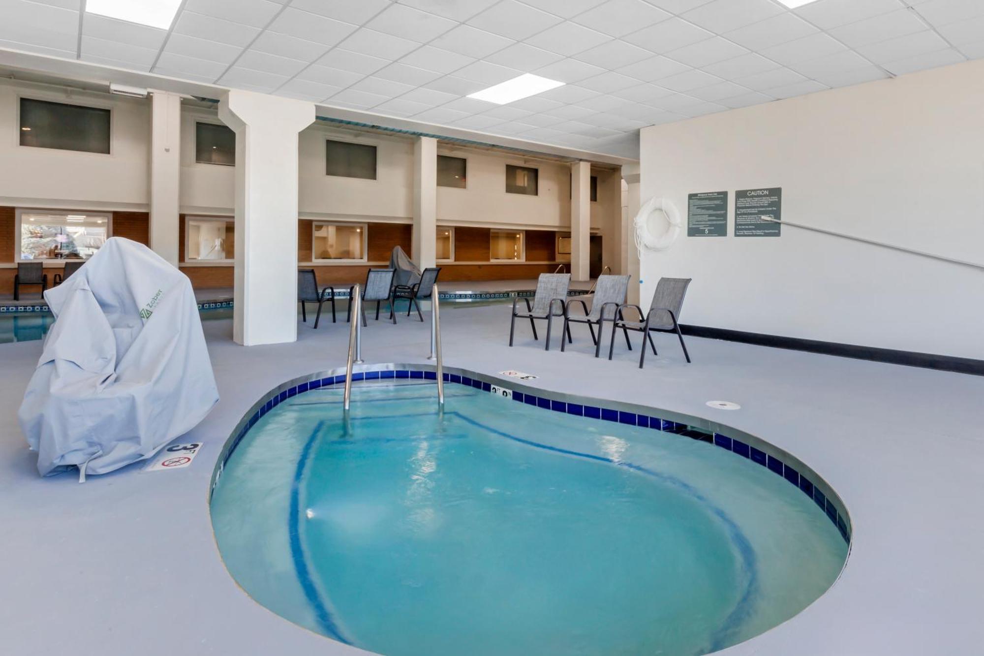 Comfort Inn & Suites Beaver Dam Екстериор снимка