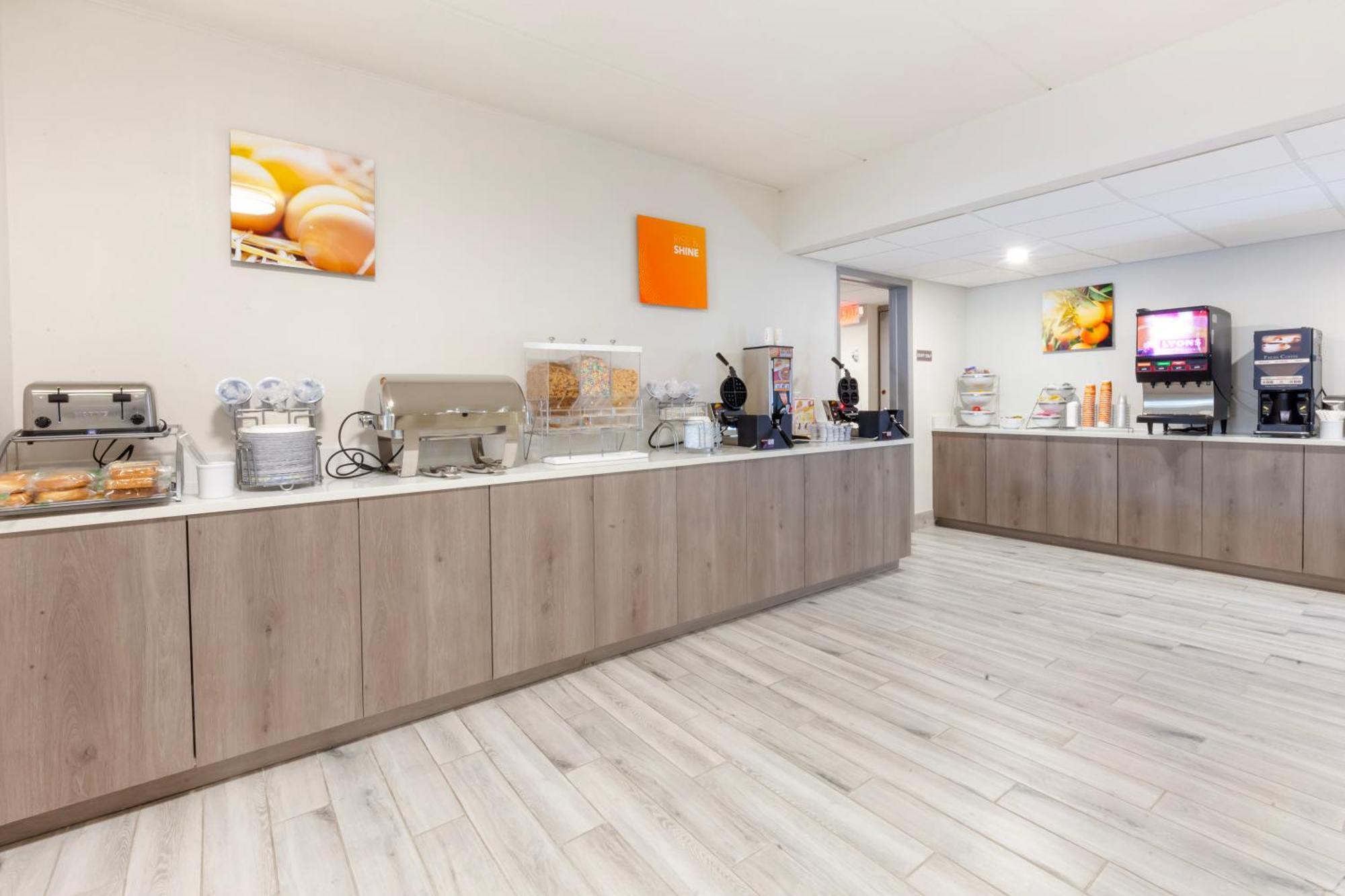 Comfort Inn & Suites Beaver Dam Екстериор снимка