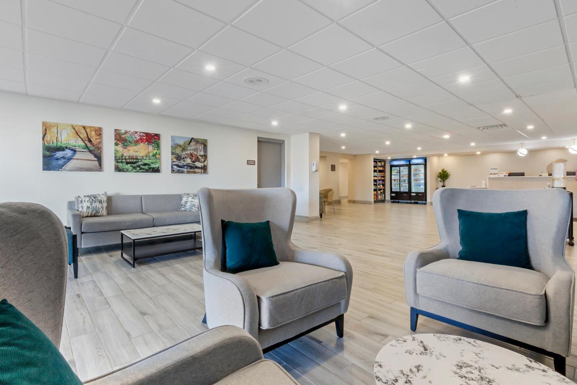 Comfort Inn & Suites Beaver Dam Екстериор снимка