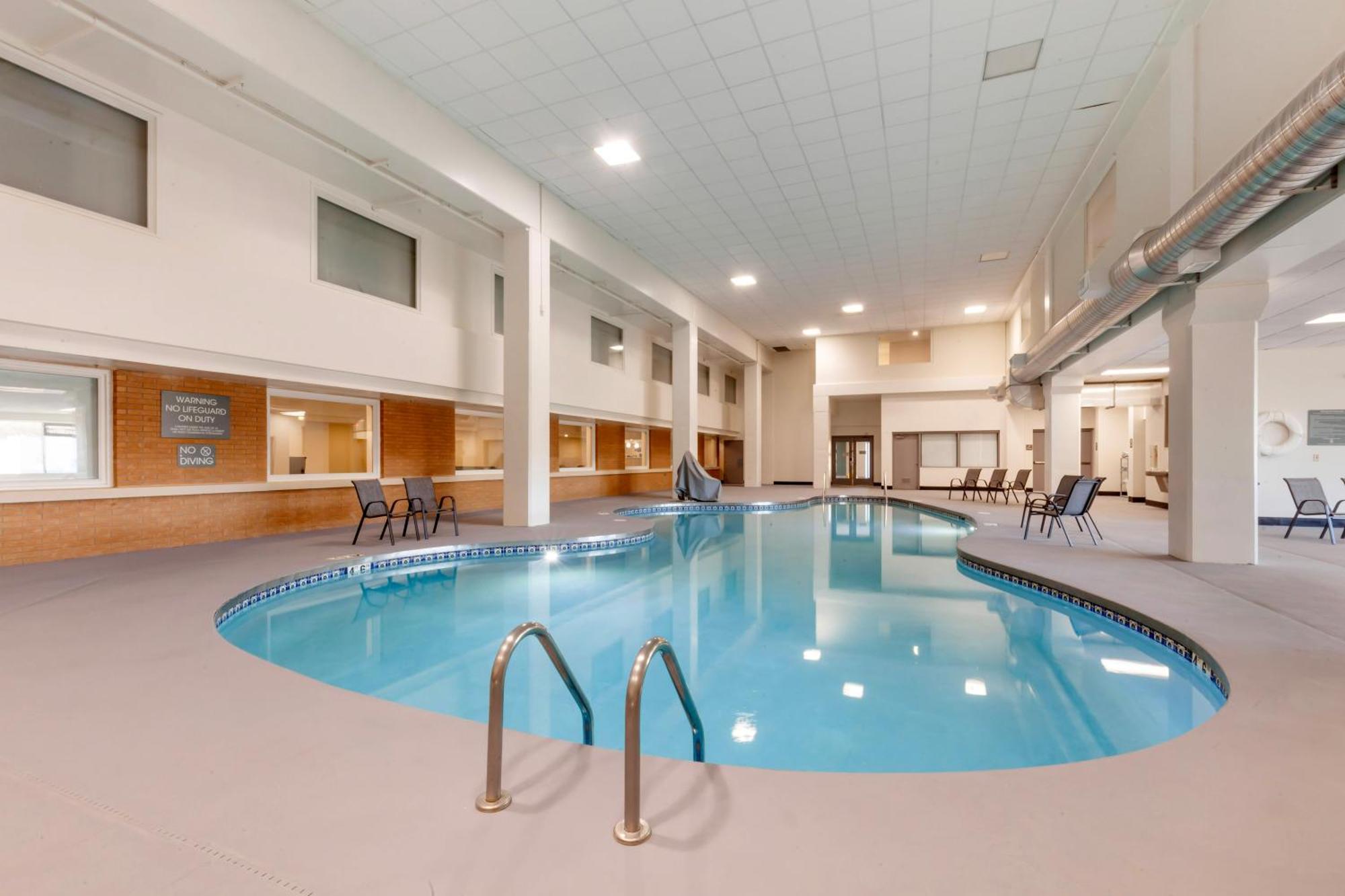 Comfort Inn & Suites Beaver Dam Екстериор снимка